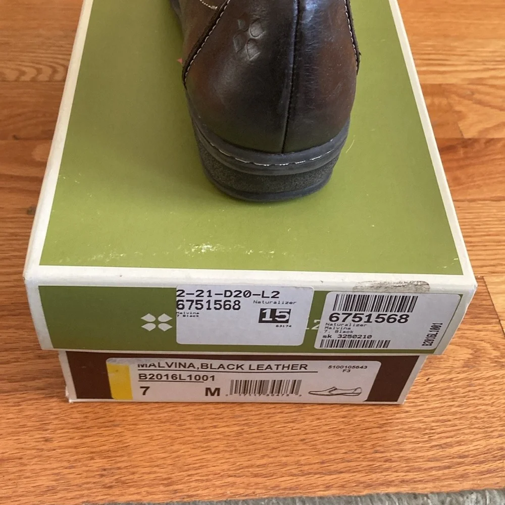 Naturalizer Malvina Black Leather Shoes - Picture 8 of 12